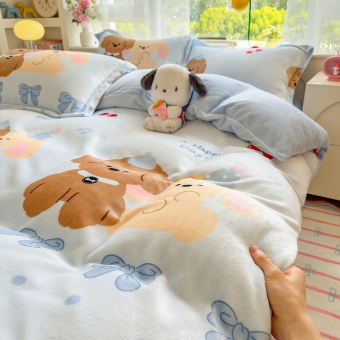 91家纺网 家纺一手货源 找家纺 丝羽坊 2025新款200克加厚小清新牛奶绒床单款 床笠款四件套 被套 宠物派对