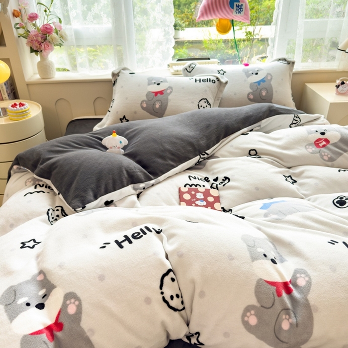 91家纺网 家纺一手货源 找家纺 丝羽坊 2025新款200克加厚小清新牛奶绒床单款 床笠款四件套 被套 幸运小狗