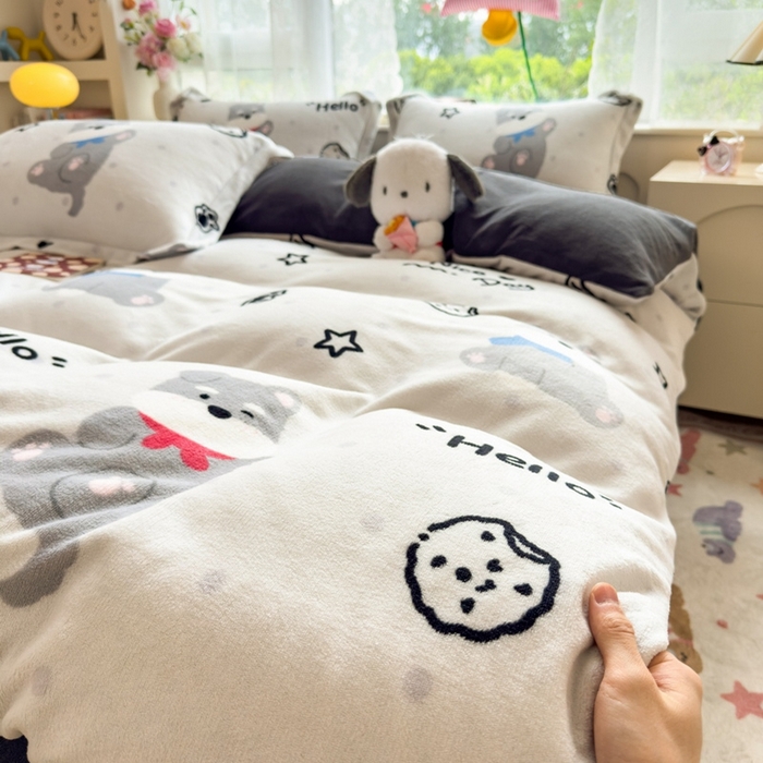 91家纺网 家纺一手货源 找家纺 丝羽坊 2025新款200克加厚小清新牛奶绒床单款 床笠款四件套 被套 幸运小狗