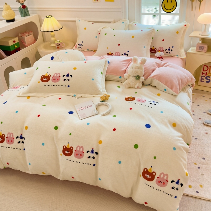 91家纺网 家纺一手货源 找家纺 丝羽坊 2025新款200克加厚小清新牛奶绒床单款 床笠款四件套 被套 波点熊仔