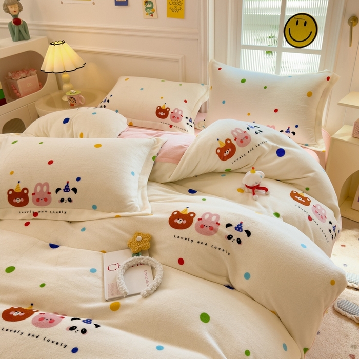 91家纺网 家纺一手货源 找家纺 丝羽坊 2025新款200克加厚小清新牛奶绒床单款 床笠款四件套 被套 波点熊仔