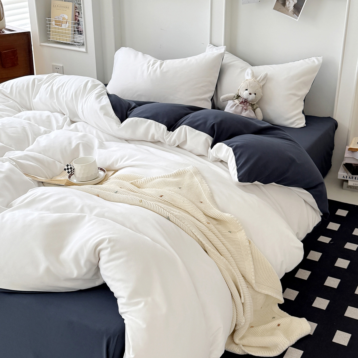 91家纺网 家纺一手货源 找家纺 纽维斯 2025新款水洗棉云朵棉纯色双拼磨毛四件套 奶白蓝灰