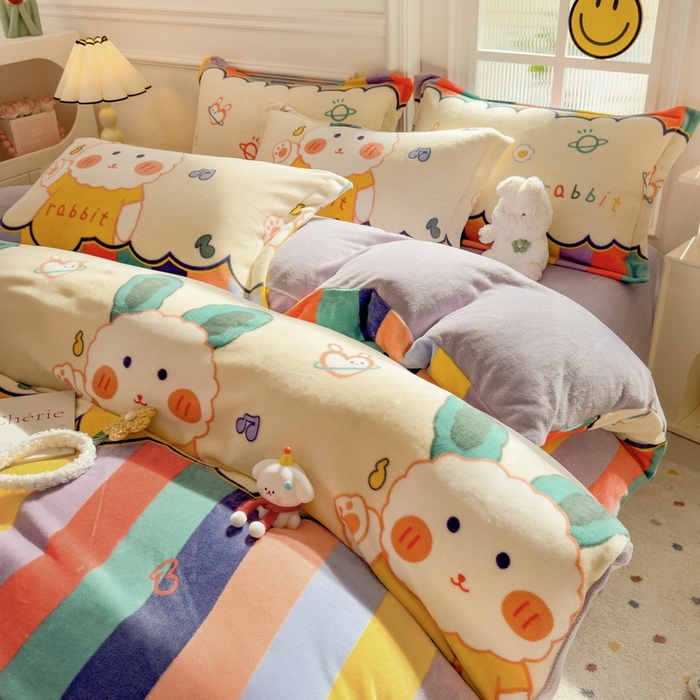 91家纺网 家纺一手货源 找家纺 丝羽坊 2025新款200克加厚小清新牛奶绒床单款 床笠款四件套 被套 彩虹兔