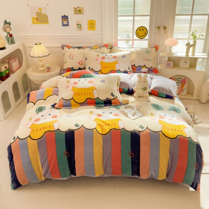 91家纺网 家纺一手货源 找家纺 丝羽坊 2025新款200克加厚小清新牛奶绒床单款 床笠款四件套 被套 彩虹兔