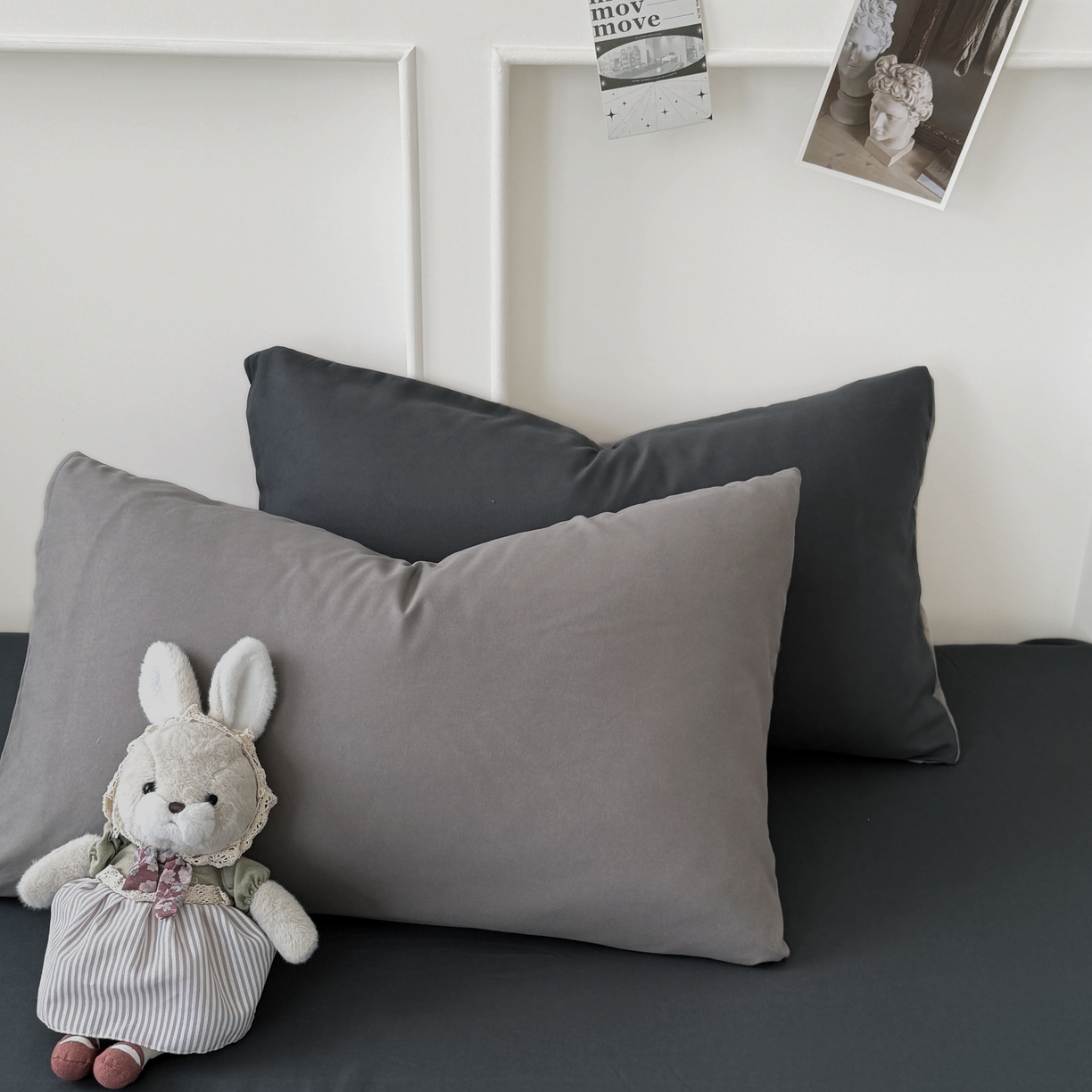 91家纺网 家纺一手货源 找家纺 纽维斯 2025新款水洗棉云朵棉纯色双拼磨毛四件套 浅灰深灰