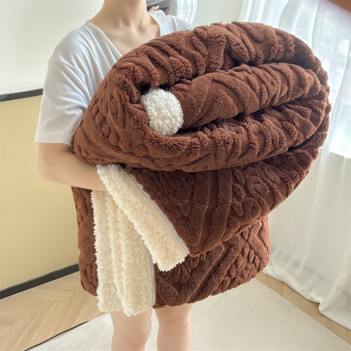 91家纺网 家纺一手货源 找家纺 雯豆家纺 2025秋冬新款塔芙绒毛毯被套两用毯子办公室居家披肩毯盖毯毯子-英伦 英伦-焦糖