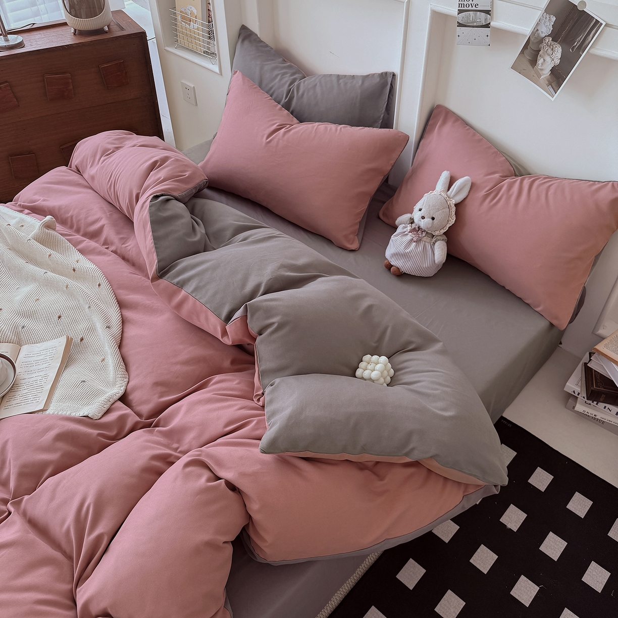 91家纺网 家纺一手货源 找家纺 纽维斯 2025新款水洗棉云朵棉纯色双拼磨毛四件套 豆沙浅灰