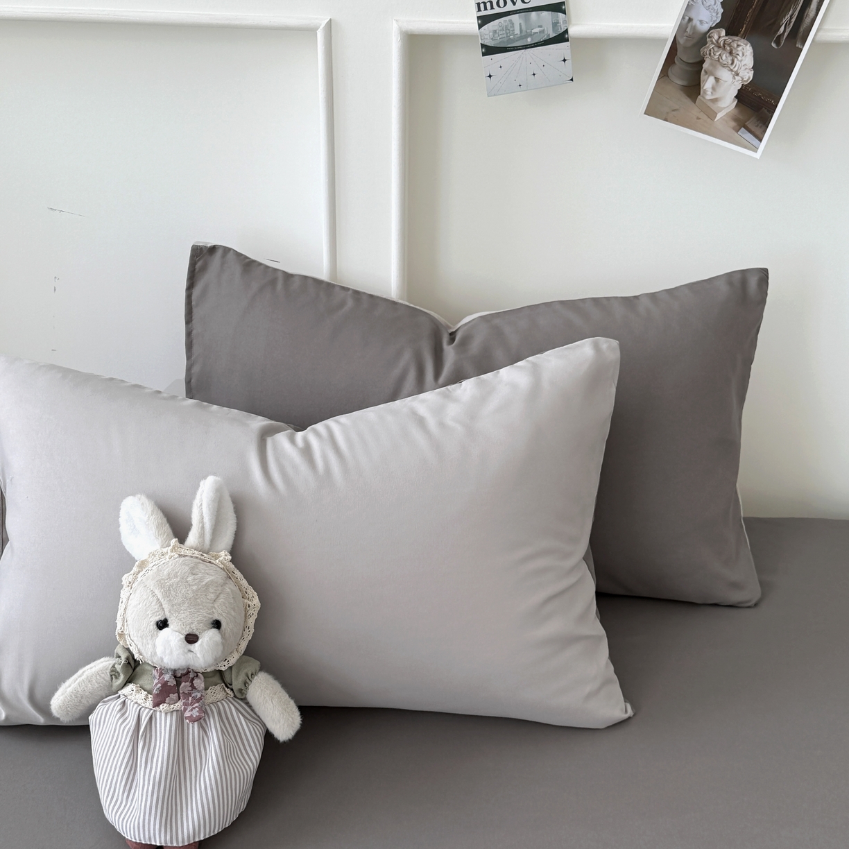 91家纺网 家纺一手货源 找家纺 纽维斯 2025新款水洗棉云朵棉纯色双拼磨毛四件套 雾灰浅灰