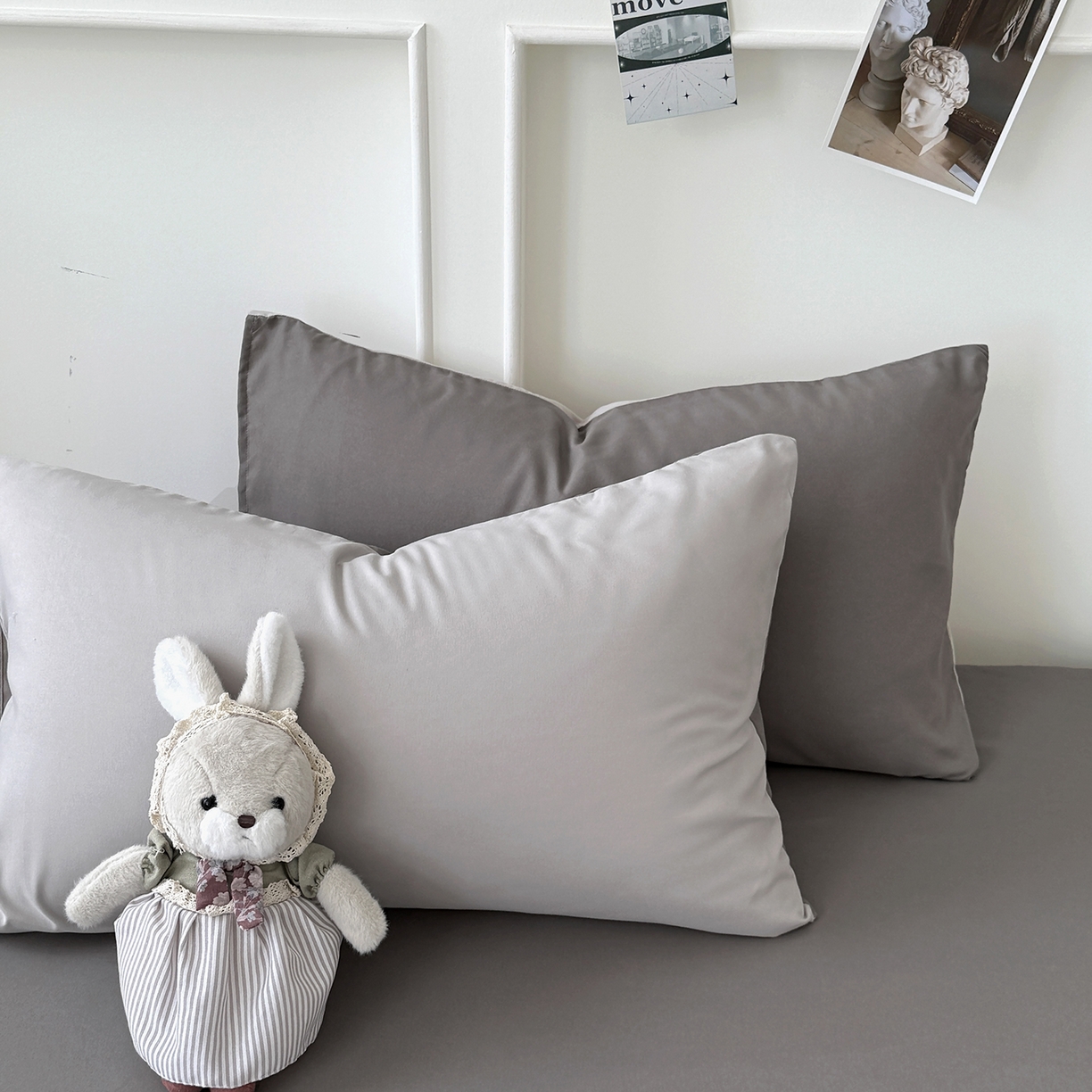 91家纺网 家纺一手货源 找家纺 纽维斯 2025新款水洗棉云朵棉纯色双拼磨毛四件套 雾灰浅灰