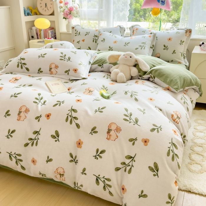 91家纺网 家纺一手货源 找家纺 丝羽坊 2025新款200克加厚小清新牛奶绒床单款 床笠款四件套 被套 丛林小兔