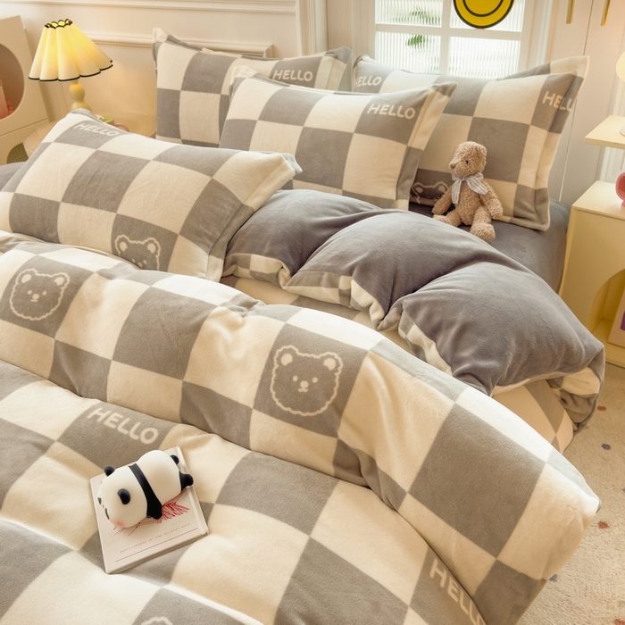 丝羽坊 2025新款200克加厚小清新牛奶绒床单款 床笠款四件套 被套 格子小熊