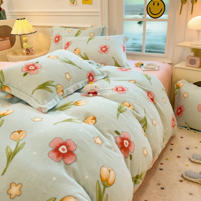 91家纺网 家纺一手货源 找家纺 丝羽坊 2025新款200克加厚小清新牛奶绒床单款 床笠款四件套 被套 花季