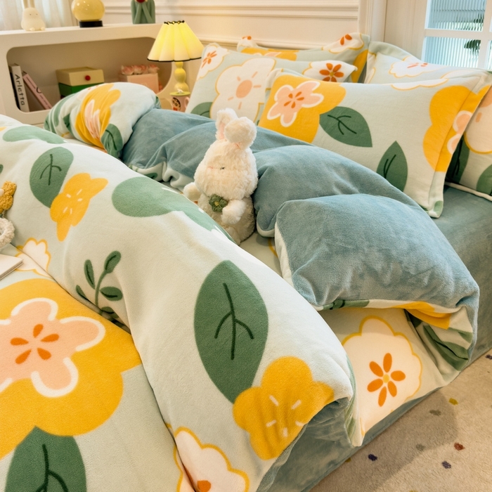 91家纺网 家纺一手货源 找家纺 丝羽坊 2025新款200克加厚小清新牛奶绒床单款 床笠款四件套 被套 花梦