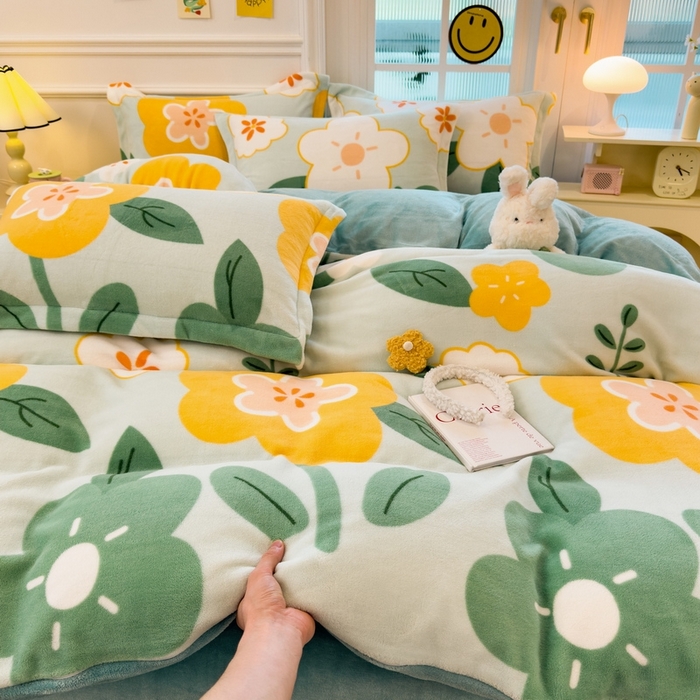 91家纺网 家纺一手货源 找家纺 丝羽坊 2025新款200克加厚小清新牛奶绒床单款 床笠款四件套 被套 花梦