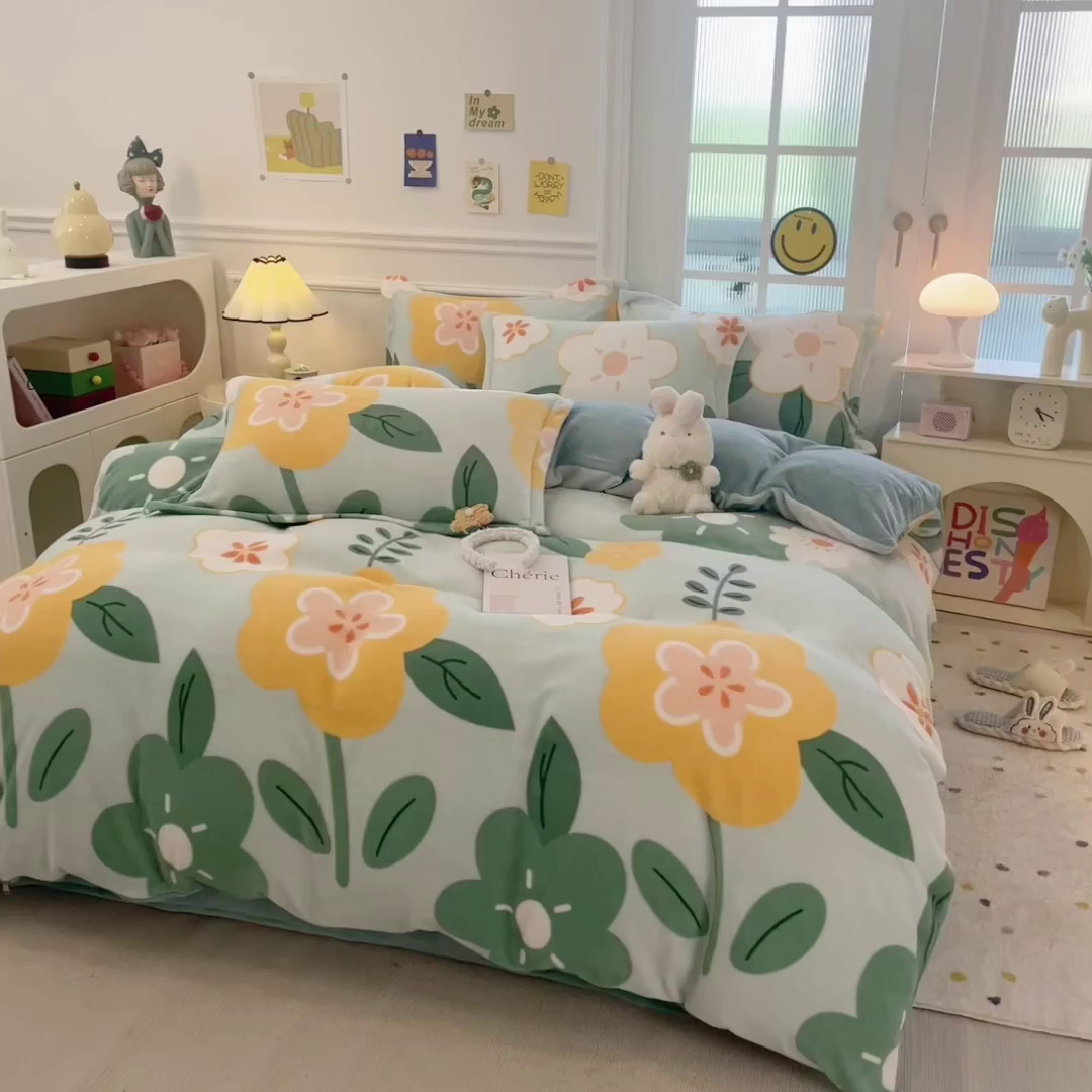 91家纺网 家纺一手货源 找家纺 丝羽坊 2025新款200克加厚小清新牛奶绒床单款 床笠款四件套 被套 花梦