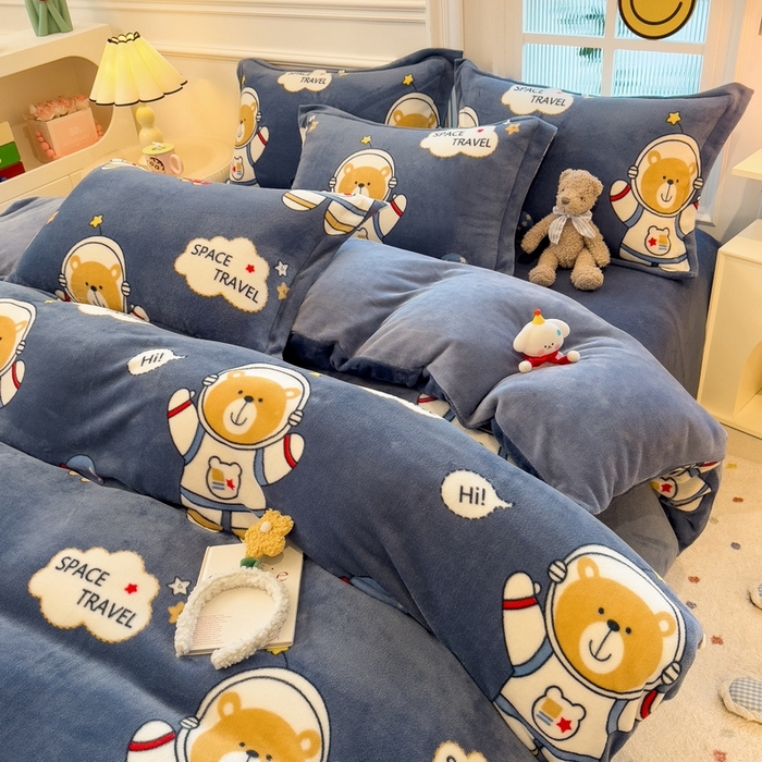 91家纺网 家纺一手货源 找家纺 丝羽坊 2025新款200克加厚小清新牛奶绒床单款 床笠款四件套 被套 漫游太空