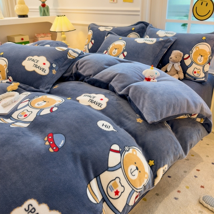 91家纺网 家纺一手货源 找家纺 丝羽坊 2025新款200克加厚小清新牛奶绒床单款 床笠款四件套 被套 漫游太空