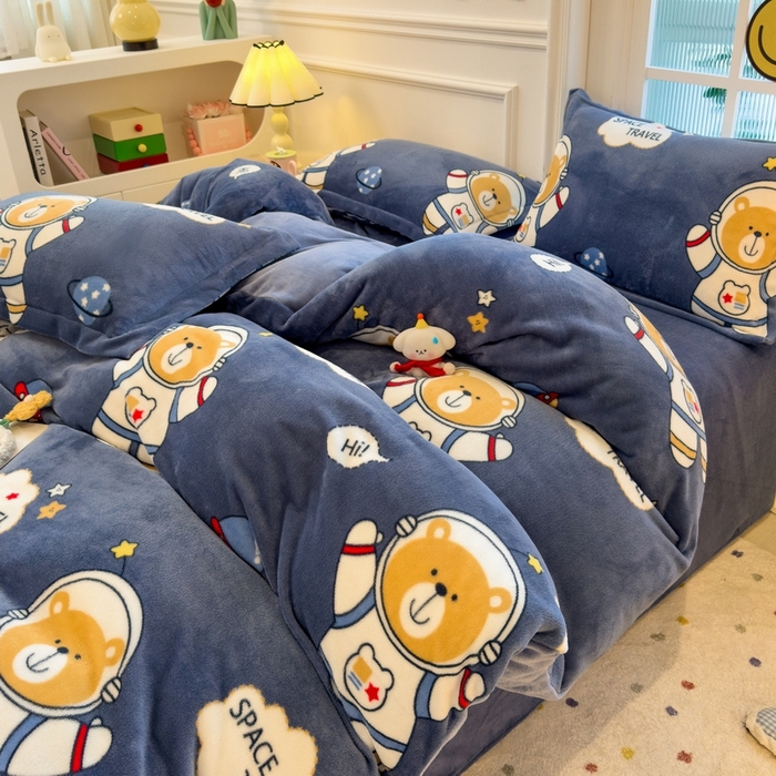 91家纺网 家纺一手货源 找家纺 丝羽坊 2025新款200克加厚小清新牛奶绒床单款 床笠款四件套 被套 漫游太空