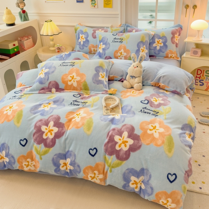 91家纺网 家纺一手货源 找家纺 丝羽坊 2025新款200克加厚小清新牛奶绒床单款 床笠款四件套 被套 梦幻花朵