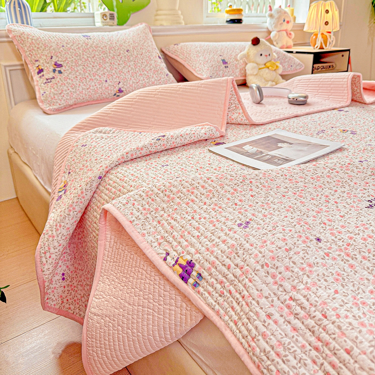 91家纺网 家纺一手货源 找家纺 恒尚居 2025新款双层纱床盖床盖单品单床盖云感夹棉床单床垫软床垫-四季款【系列一】 【欢乐兔】双层纱