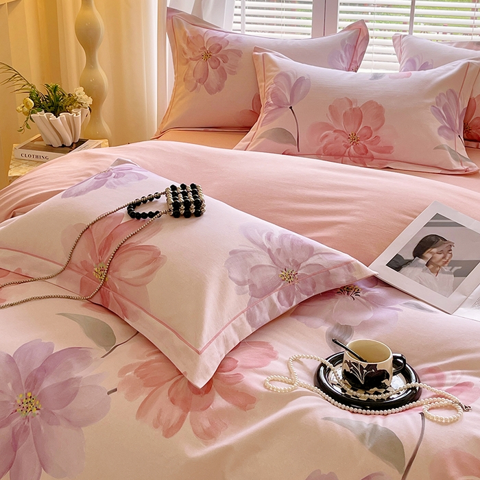 91家纺网 家纺一手货源 找家纺 威布斯家居 2025新款新疆棉全棉纯棉生态加厚磨毛四件套 茶言妙语-粉