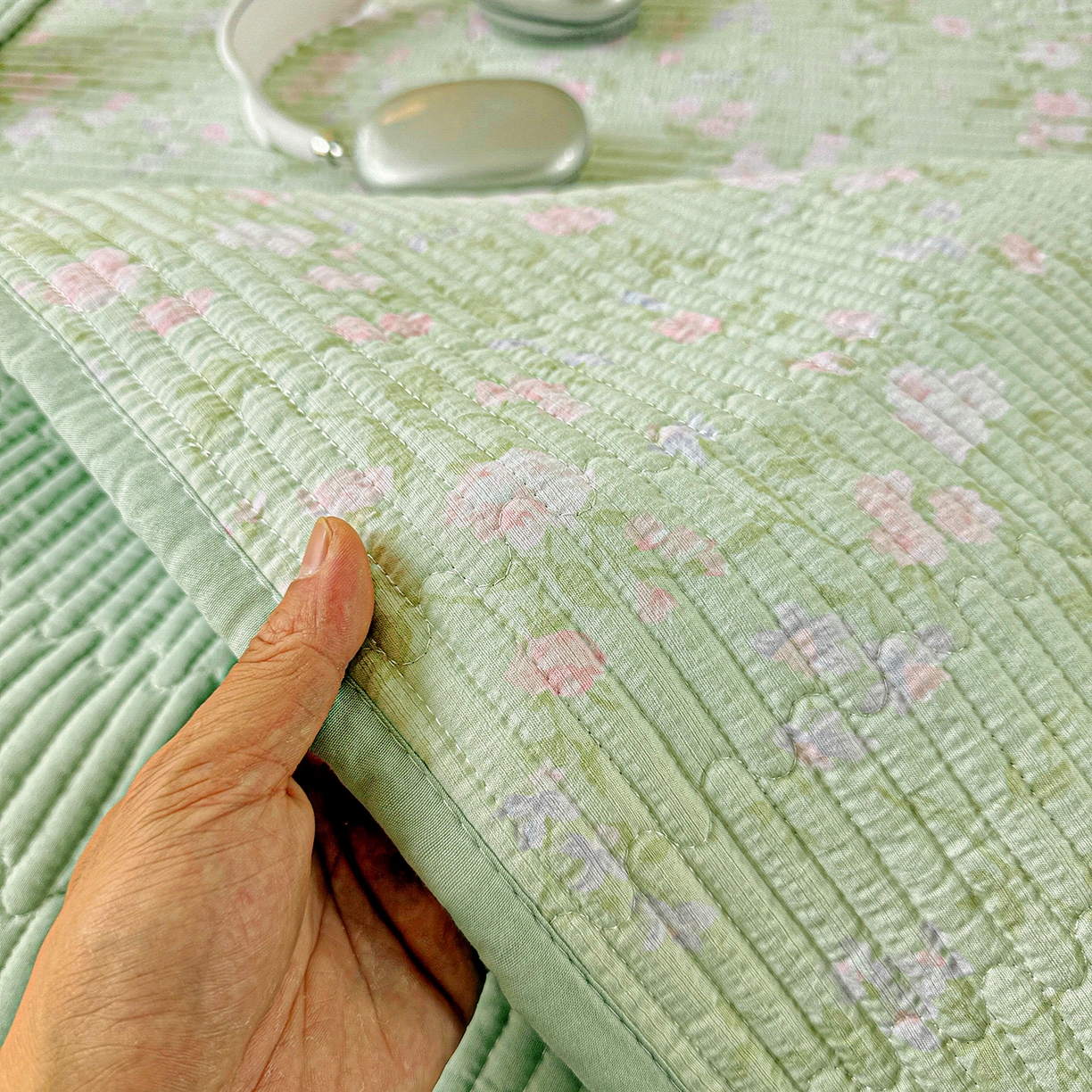 91家纺网 家纺一手货源 找家纺 恒尚居 2025新款双层纱床盖床盖单品单床盖云感夹棉床单床垫软床垫-四季款【系列一】 【美丽心情】双层纱