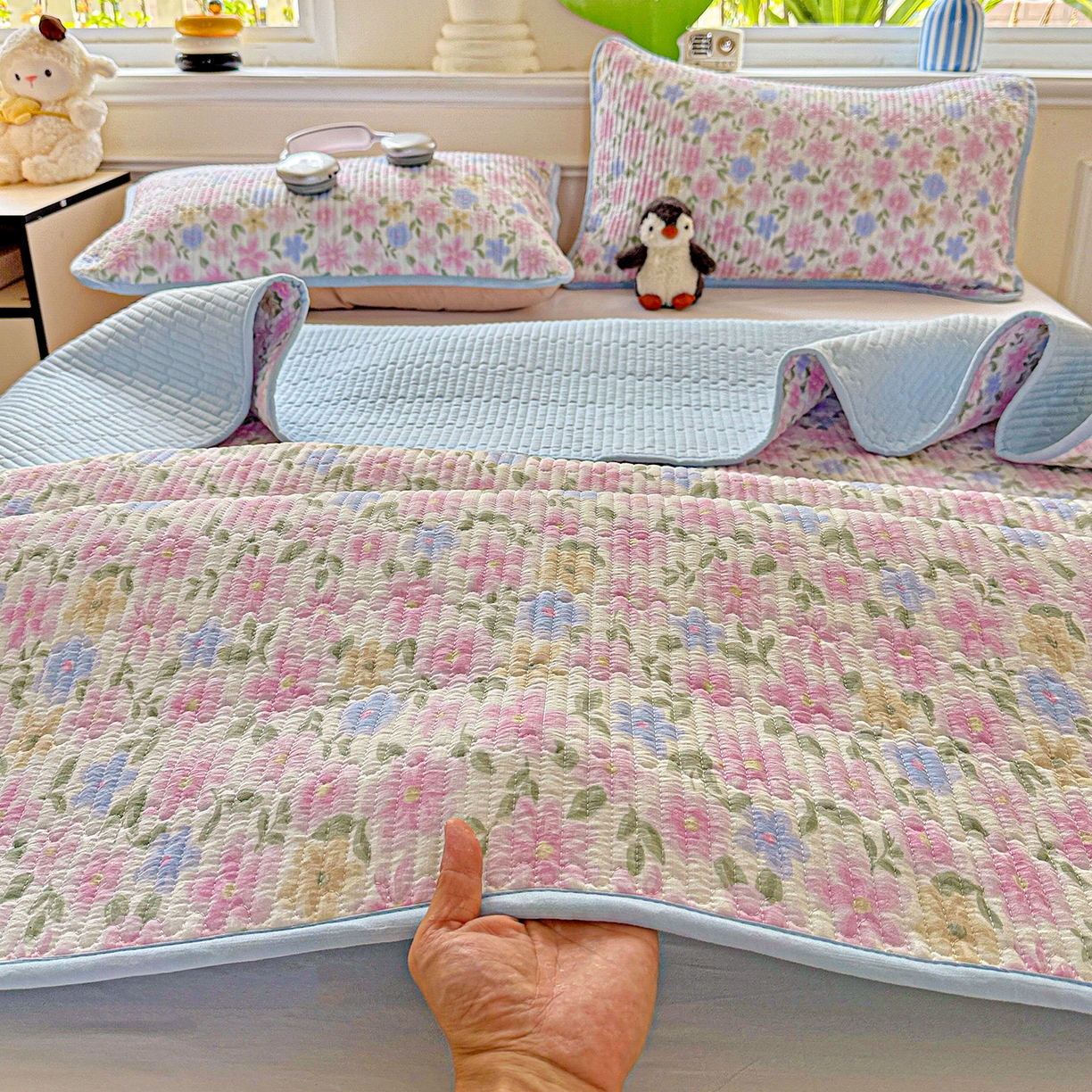 91家纺网 家纺一手货源 找家纺 恒尚居 2025新款双层纱床盖床盖单品单床盖云感夹棉床单床垫软床垫-四季款【系列一】 【蔷薇】双层纱