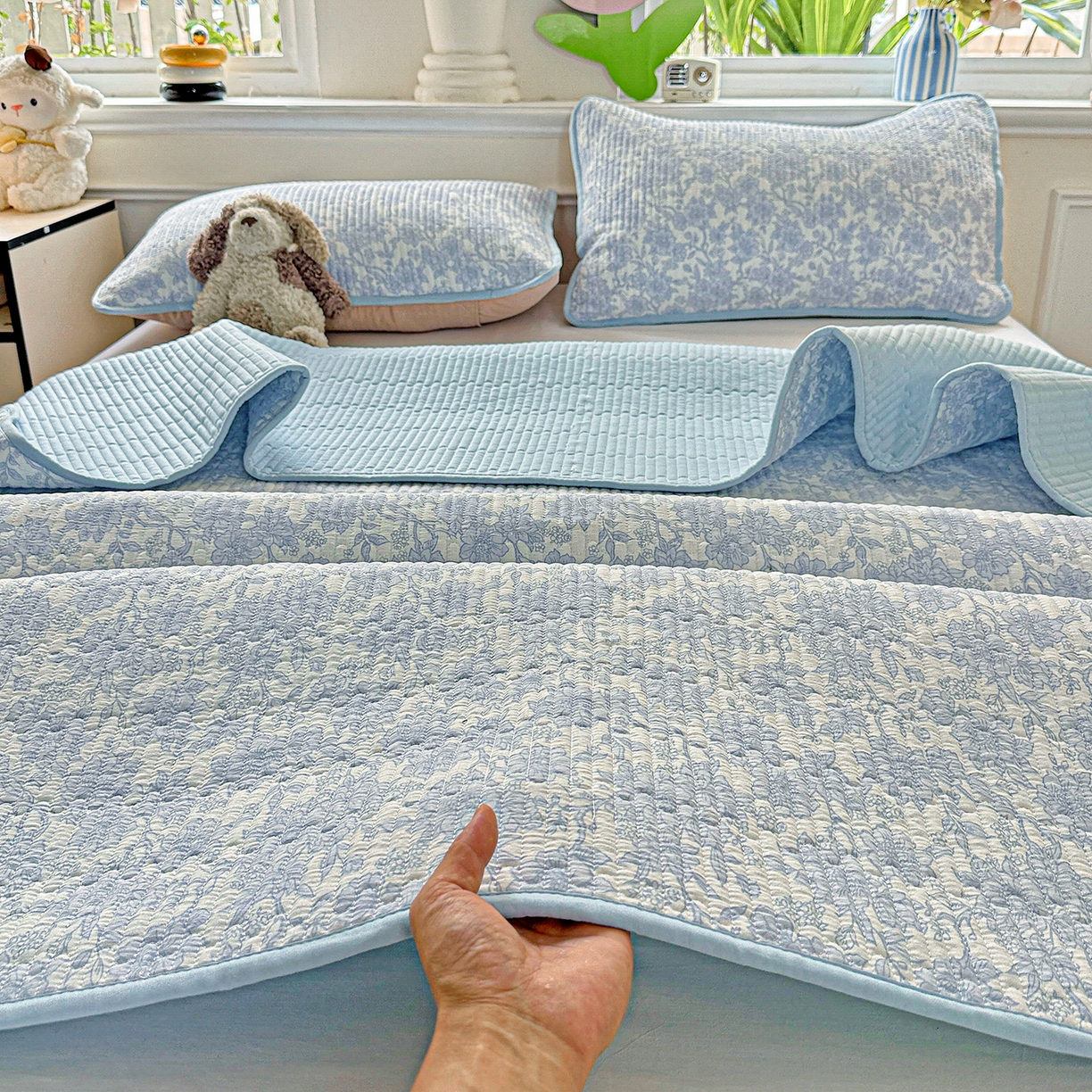 91家纺网 家纺一手货源 找家纺 恒尚居 2025新款双层纱床盖床盖单品单床盖云感夹棉床单床垫软床垫-四季款【系列一】 【清新蓝】双层纱