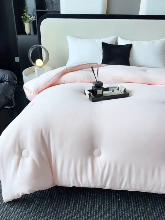 91家纺网 家纺一手货源 找家纺 蓝雀翎 2025新款刺绣羊绒蛋白锁温被被子被芯 黛粉