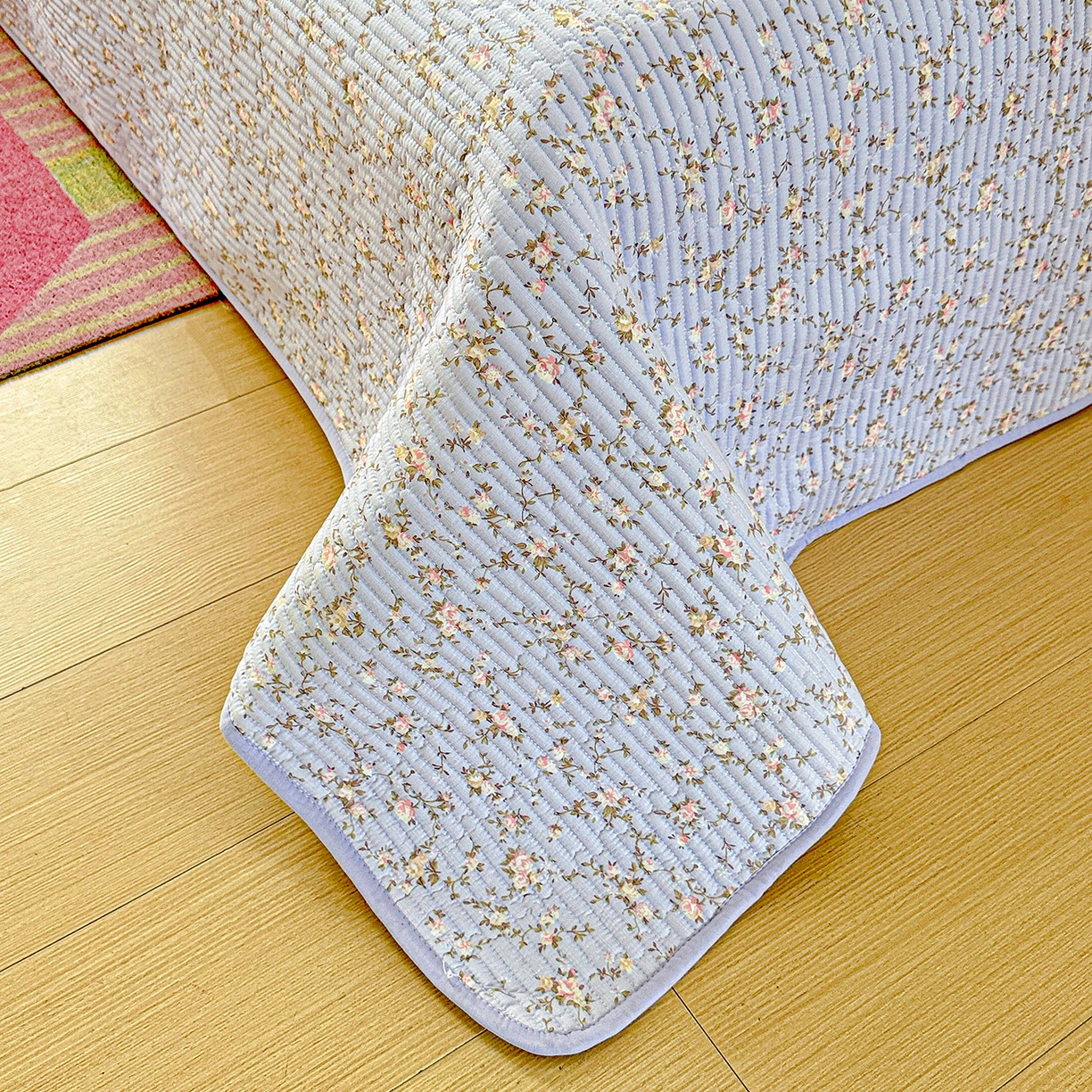 91家纺网 家纺一手货源 找家纺 恒尚居 2025新款双层纱床盖床盖单品单床盖云感夹棉床单床垫软床垫-四季款【系列一】 【紫藤花】双层纱