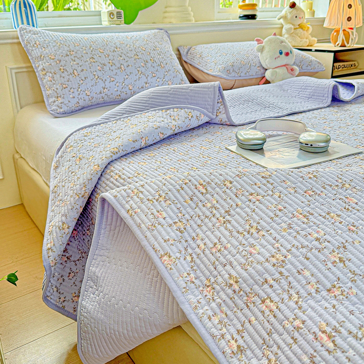 91家纺网 家纺一手货源 找家纺 恒尚居 2025新款双层纱床盖床盖单品单床盖云感夹棉床单床垫软床垫-四季款【系列一】 【紫藤花】双层纱