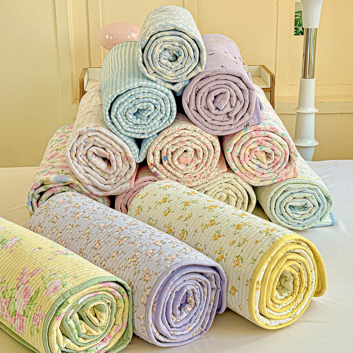 91家纺网 家纺一手货源 找家纺 恒尚居 2025新款双层纱床盖床盖单品单床盖云感夹棉床单床垫软床垫-四季款【系列一】 组合图仅供展示不可下单