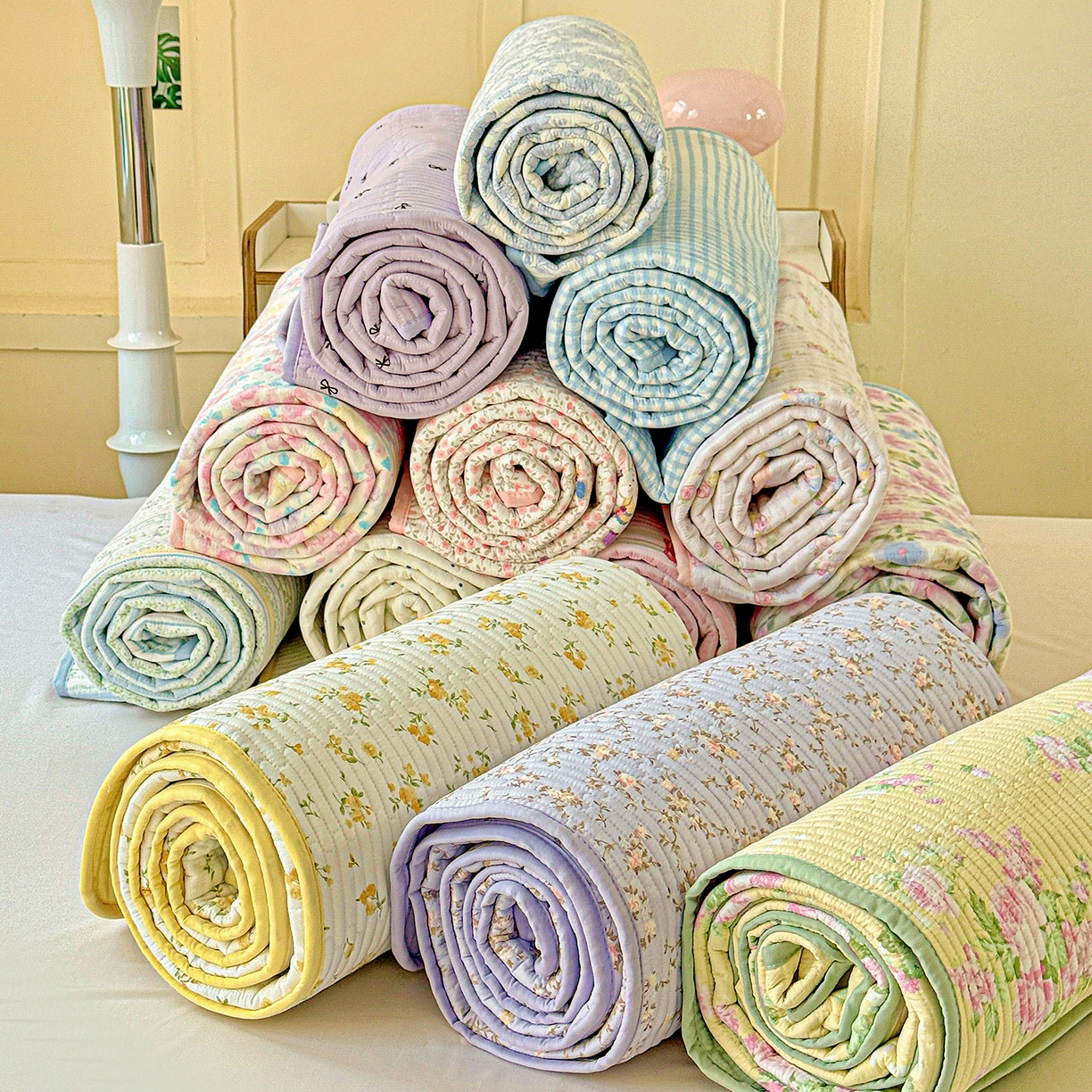 91家纺网 家纺一手货源 找家纺 恒尚居 2025新款双层纱床盖床盖单品单床盖云感夹棉床单床垫软床垫-四季款【系列一】 组合图仅供展示不可下单