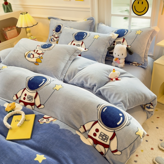 91家纺网 家纺一手货源 找家纺 丝羽坊 2025新款200克加厚小清新牛奶绒床单款 床笠款四件套 被套 太空漫步