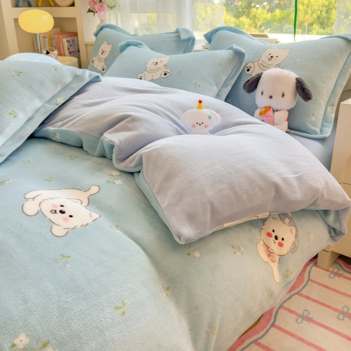 91家纺网 家纺一手货源 找家纺 丝羽坊 2025新款200克加厚小清新牛奶绒床单款 床笠款四件套 被套 淘气宝贝