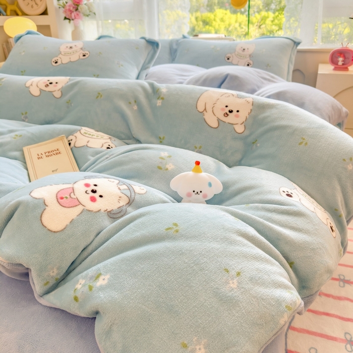 91家纺网 家纺一手货源 找家纺 丝羽坊 2025新款200克加厚小清新牛奶绒床单款 床笠款四件套 被套 淘气宝贝