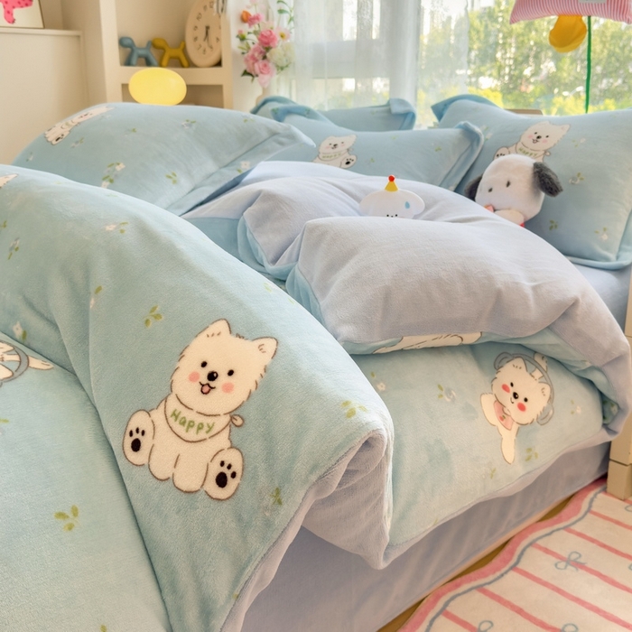 91家纺网 家纺一手货源 找家纺 丝羽坊 2025新款200克加厚小清新牛奶绒床单款 床笠款四件套 被套 淘气宝贝