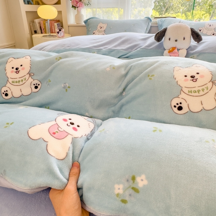 91家纺网 家纺一手货源 找家纺 丝羽坊 2025新款200克加厚小清新牛奶绒床单款 床笠款四件套 被套 淘气宝贝