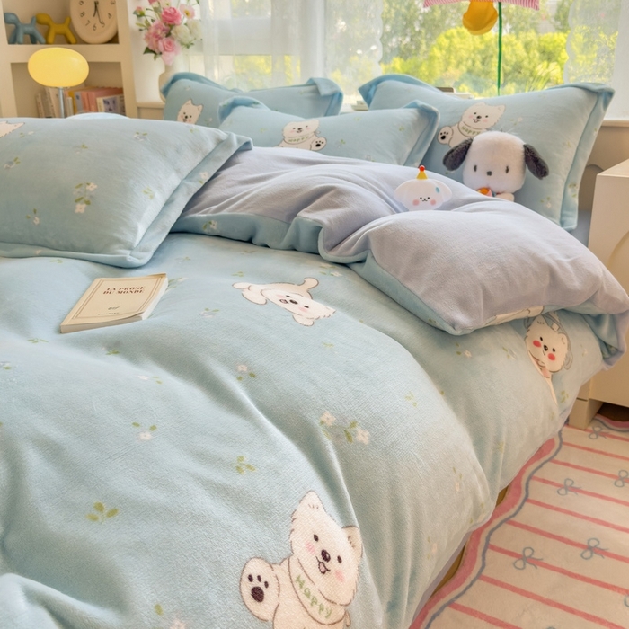91家纺网 家纺一手货源 找家纺 丝羽坊 2025新款200克加厚小清新牛奶绒床单款 床笠款四件套 被套 淘气宝贝