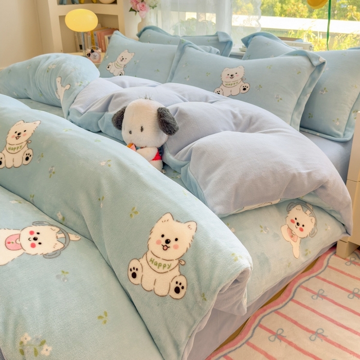 91家纺网 家纺一手货源 找家纺 丝羽坊 2025新款200克加厚小清新牛奶绒床单款 床笠款四件套 被套 淘气宝贝