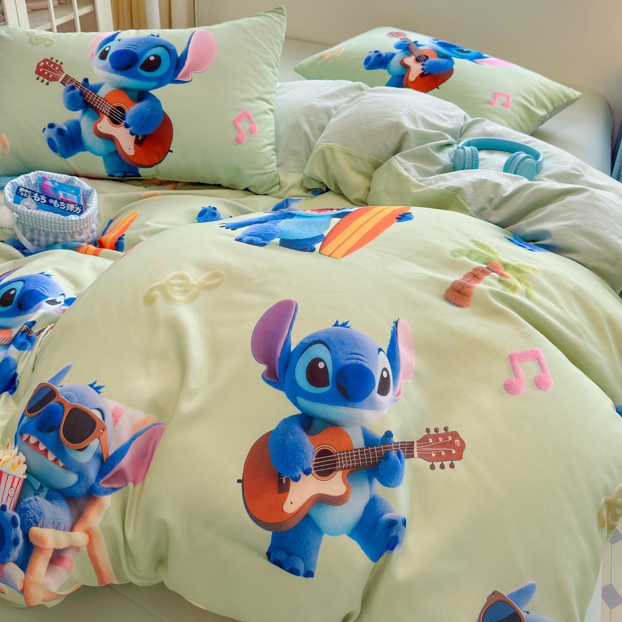 91家纺网 家纺一手货源 找家纺 优卡迪家纺馆 2025新款110克5D数码印花四件套 休闲史迪奇-绿