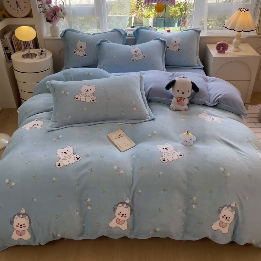 91家纺网 家纺一手货源 找家纺 丝羽坊 2025新款200克加厚小清新牛奶绒床单款 床笠款四件套 被套 淘气宝贝