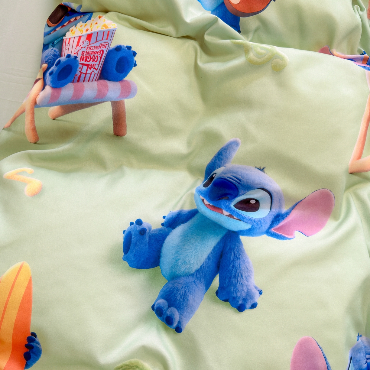 91家纺网 家纺一手货源 找家纺 优卡迪家纺馆 2025新款110克5D数码印花四件套 休闲史迪奇-绿