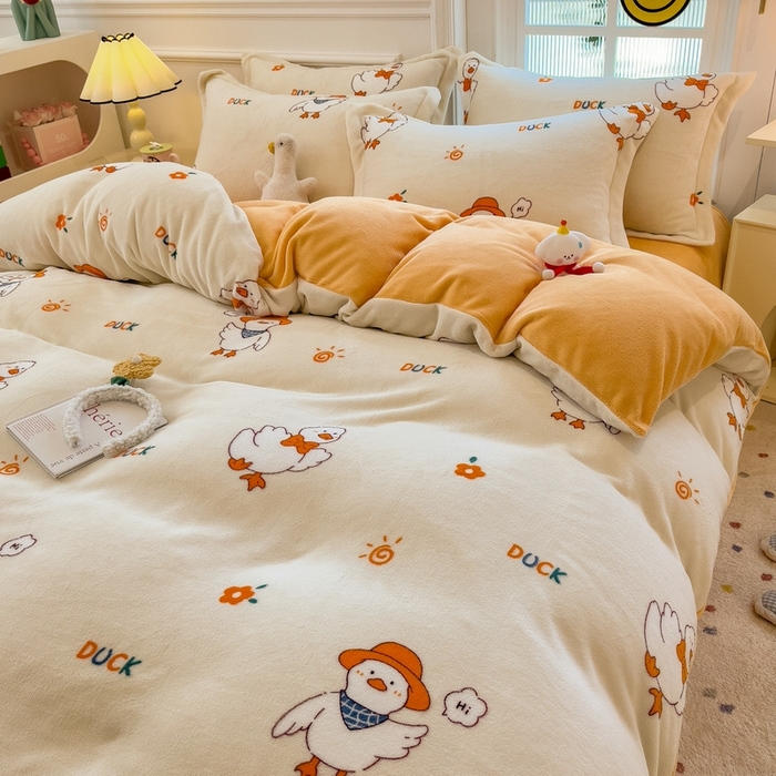 91家纺网 家纺一手货源 找家纺 丝羽坊 2025新款200克加厚小清新牛奶绒床单款 床笠款四件套 被套 小黄鸭