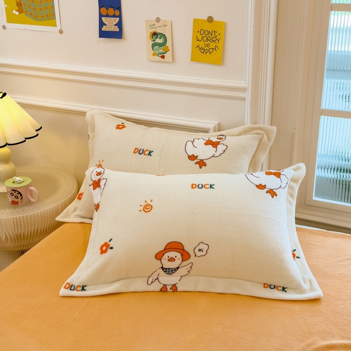 91家纺网 家纺一手货源 找家纺 丝羽坊 2025新款200克加厚小清新牛奶绒床单款 床笠款四件套 被套 小黄鸭