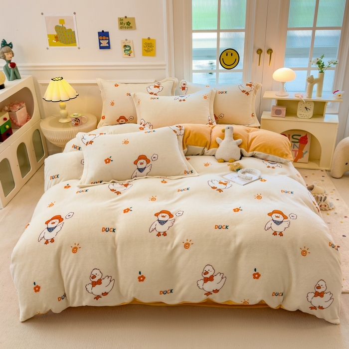 91家纺网 家纺一手货源 找家纺 丝羽坊 2025新款200克加厚小清新牛奶绒床单款 床笠款四件套 被套 小黄鸭