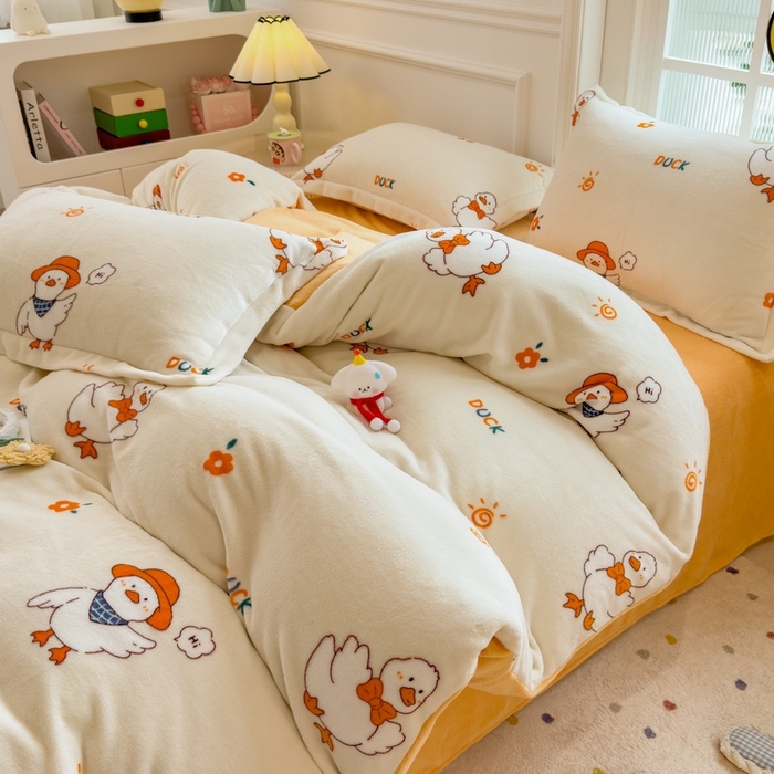 91家纺网 家纺一手货源 找家纺 丝羽坊 2025新款200克加厚小清新牛奶绒床单款 床笠款四件套 被套 小黄鸭