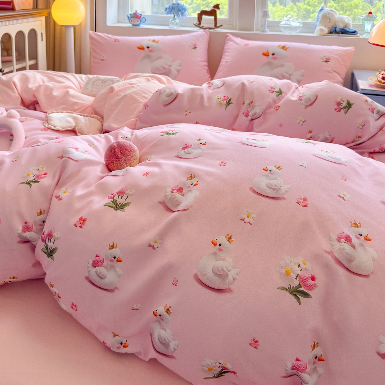 91家纺网 家纺一手货源 找家纺 优卡迪家纺馆 2025新款110克5D数码印花四件套 白天鹅