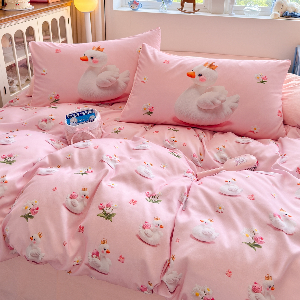 91家纺网 家纺一手货源 找家纺 优卡迪家纺馆 2025新款110克5D数码印花四件套 白天鹅