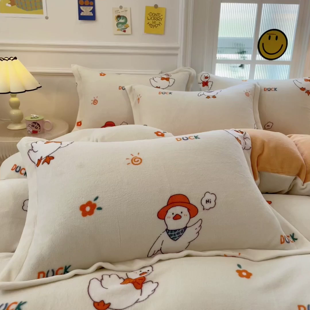 91家纺网 家纺一手货源 找家纺 丝羽坊 2025新款200克加厚小清新牛奶绒床单款 床笠款四件套 被套 小黄鸭